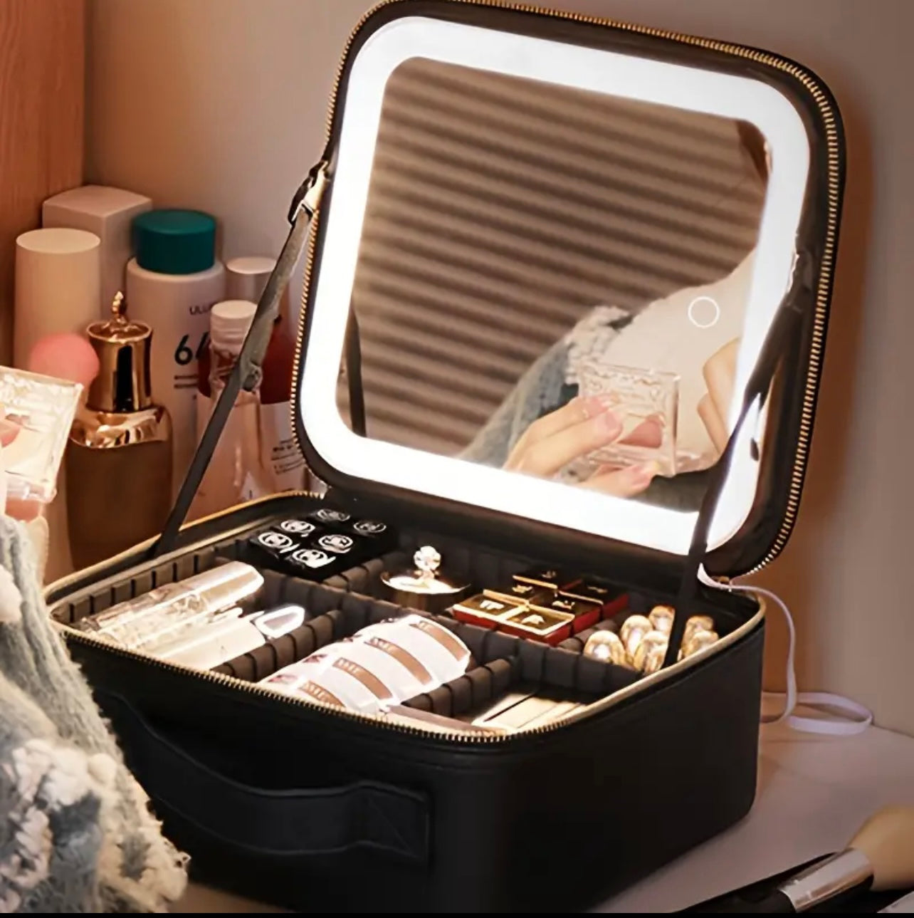 Makeup organizer bag with led mirror